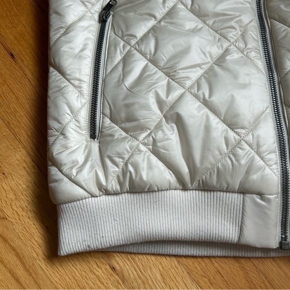 Patagonia Ivory Nano Diamond Quilted Vest Medium - Picture 9 of 9